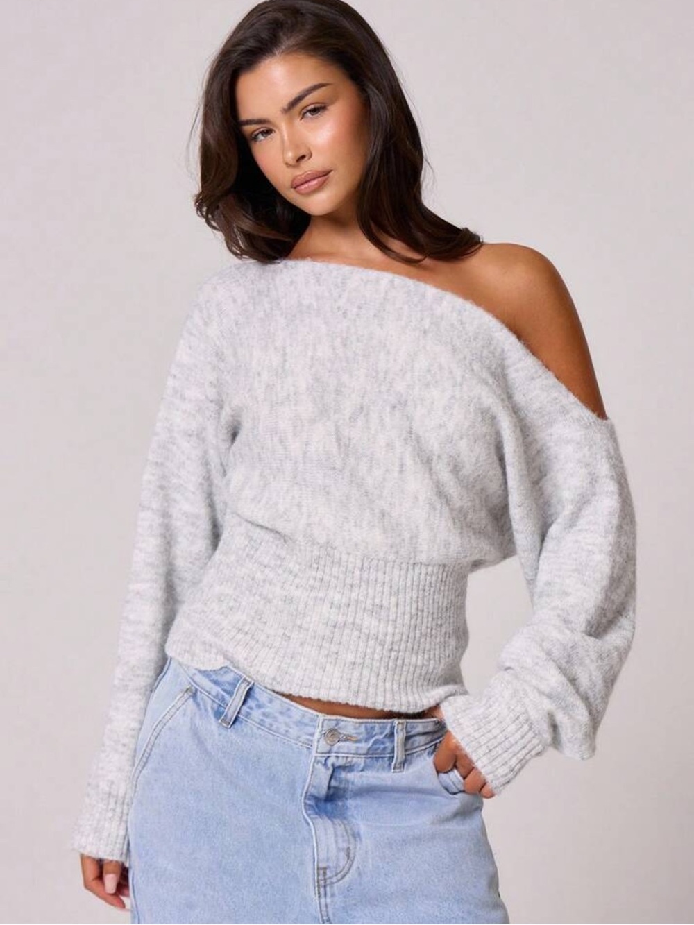 Musera Off-the-Shoulder Oversized Light Gray Knit Sweater